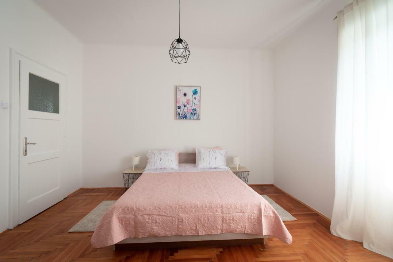 Apartman Rhapsody Apartment สปลิท ภายนอก รูปภาพ