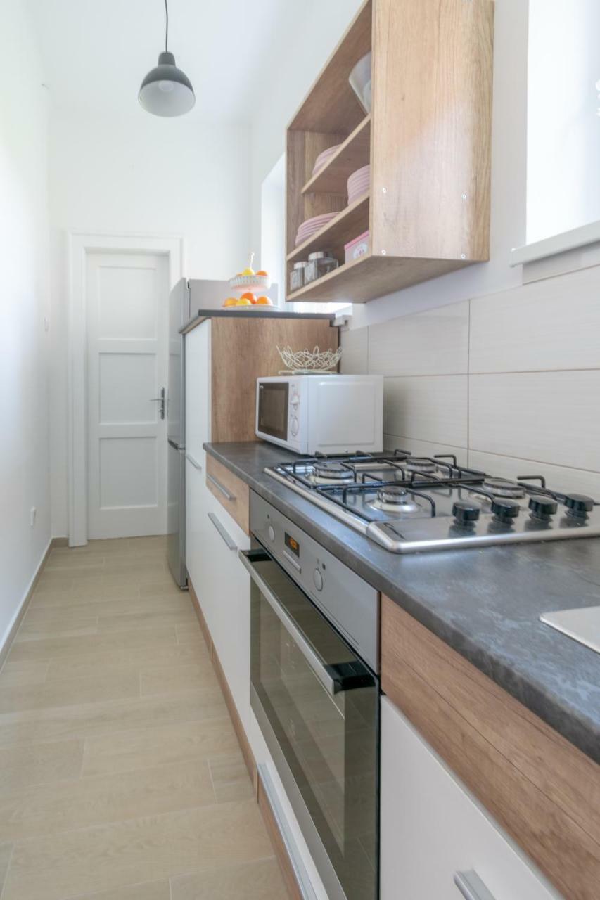 Apartman Rhapsody Apartment สปลิท ภายนอก รูปภาพ